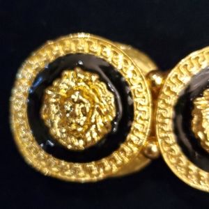 Medusa old fashion look